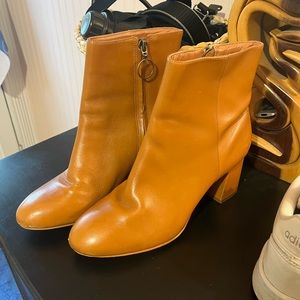 Able caramel booties